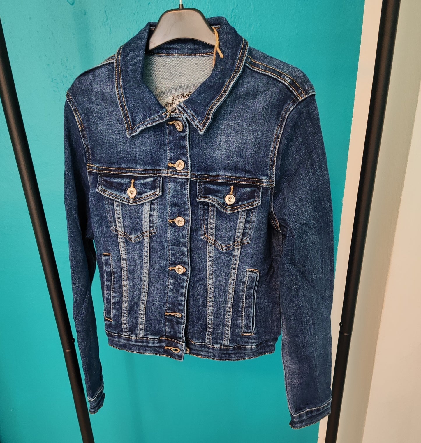 Jeans jakna z vzorčki