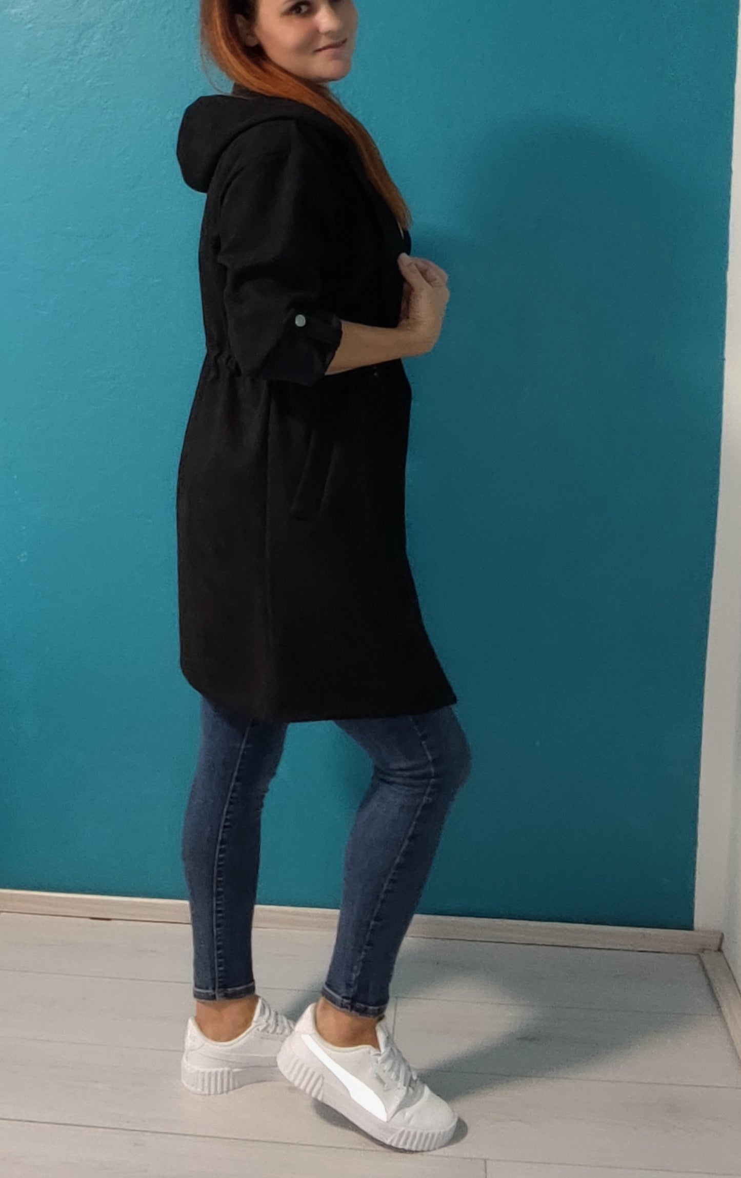 Prehodna jakna s kapuco