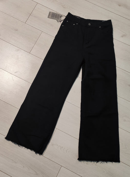 Jeans s širokimi hlačnicami