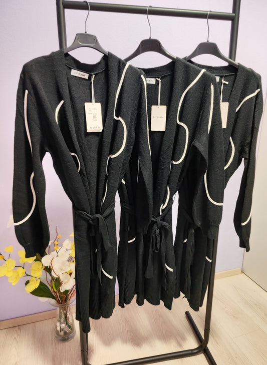 Luna- elegantna črna jopica s pasom