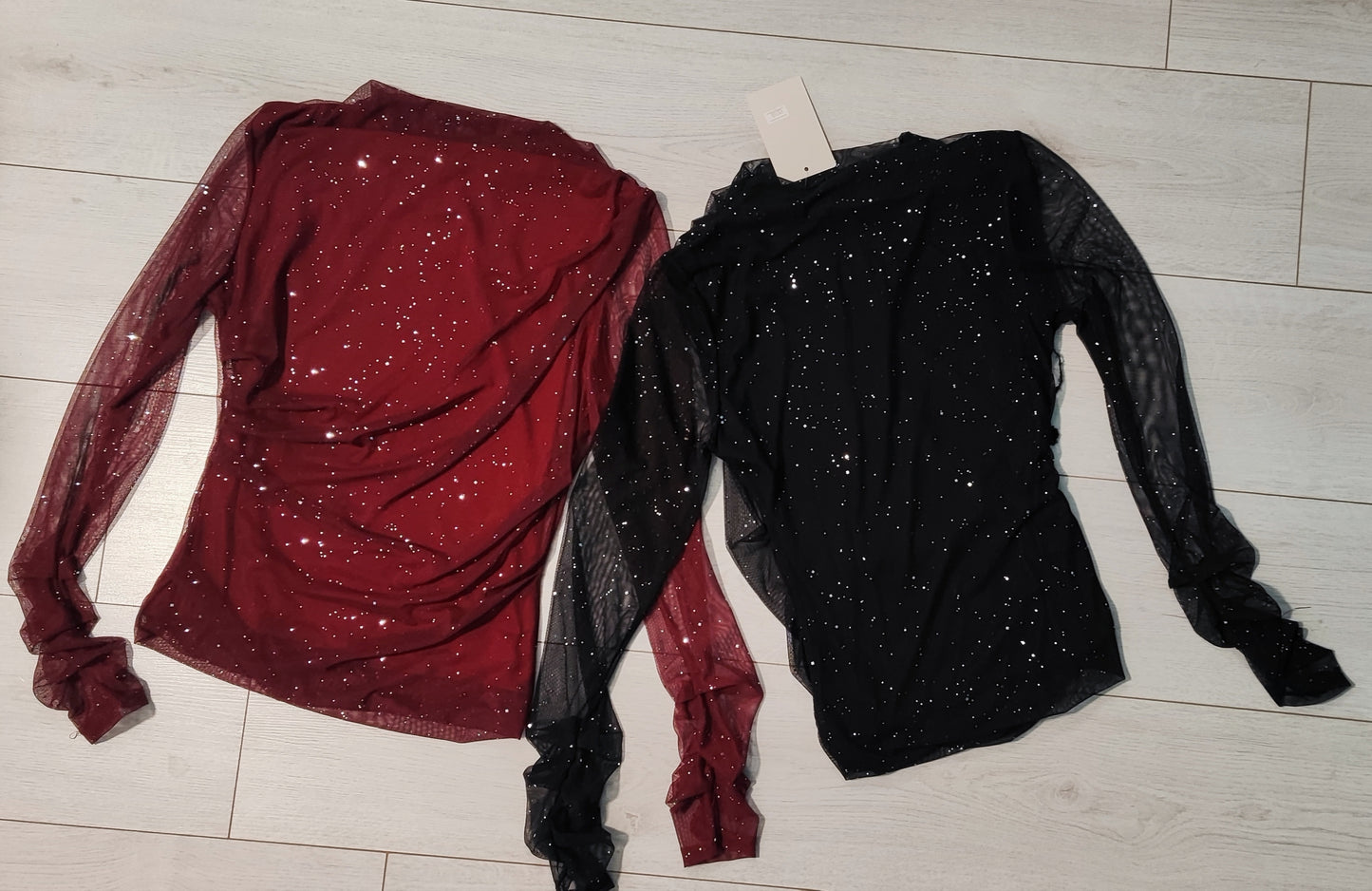 Pulover z bleščicami